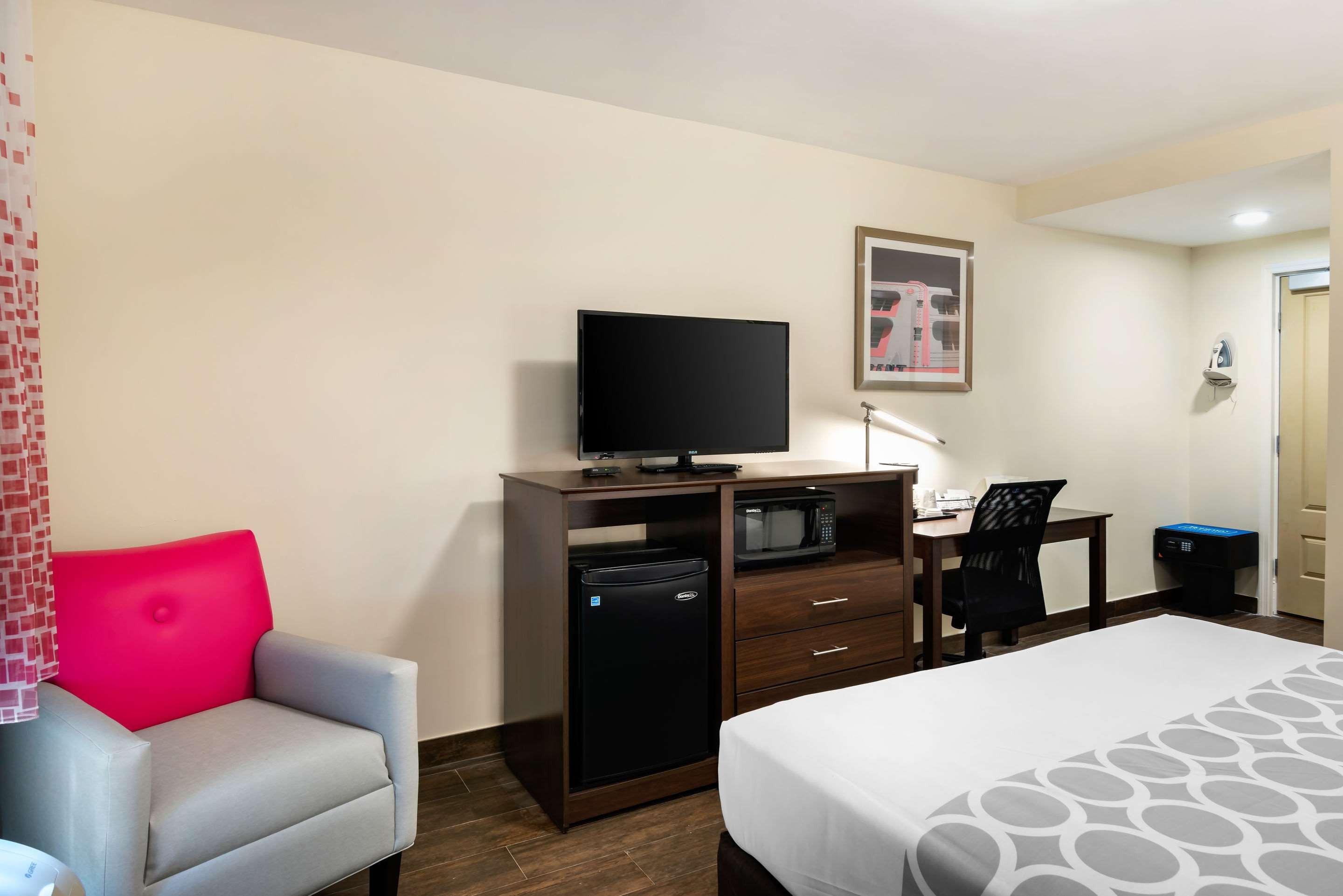 Downtown Hollywood Gardens Inn & Suites Exterior foto
